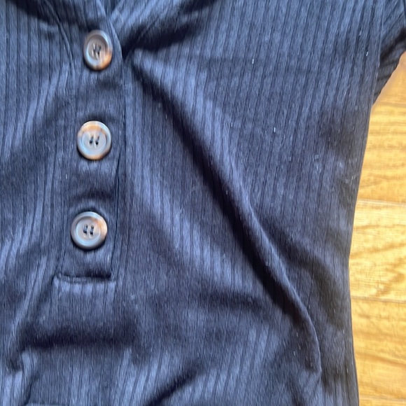 Ribbed Black Buttoned Bodysuit - Picture 2 of 2